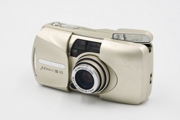 Olympus mju iii 115. Olympus stylus 120. Фотоаппарат олимпус пленочный. Фотоаппарат олимпус пленочный. Плёночный фотоаппарат olympus.