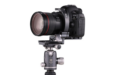 Поворотный держатель  Benro QRB95DUAL для камеры с объективом уцененный