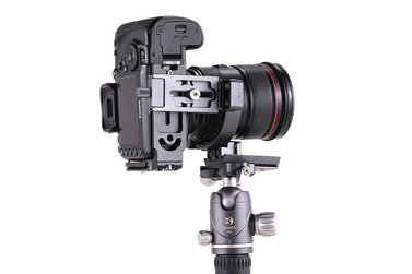 Поворотный держатель  Benro QRB95DUAL для камеры с объективом уцененный
